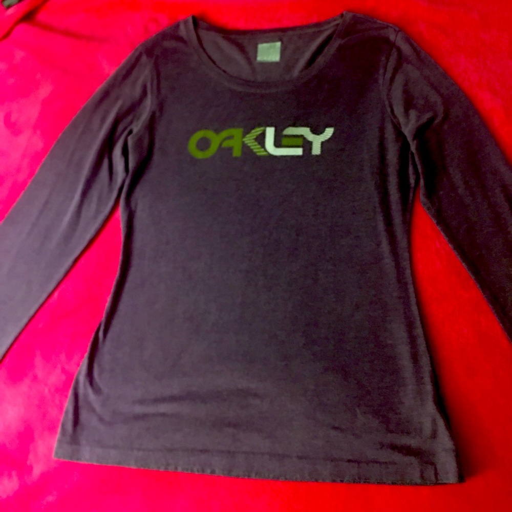 Oakley long sleeve top
